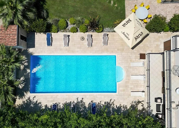 Дом отдыха Tona *