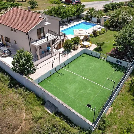 Tona Casa de Férias