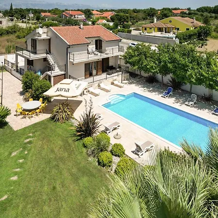 Holiday home Tona