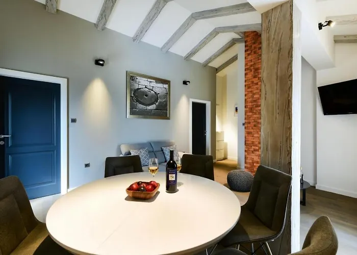 Semesterbostad Tona *